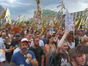 Aufruf zur glänzenden Demonstration gegen die Großdemonstration der AFD